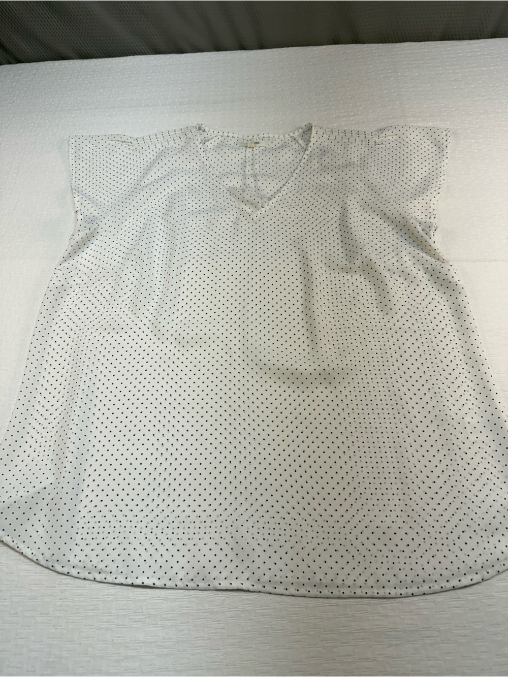 Maurices White V-Neck Short Sleeve Polka Dot Blouse